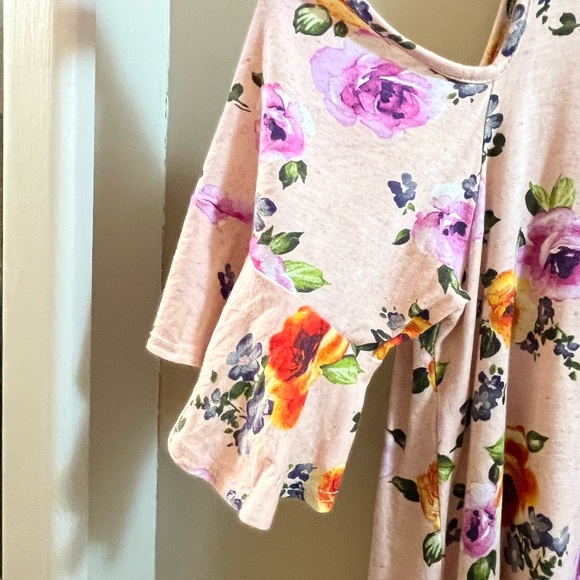 Entro by Anthropologie Floral off the shoulder top size Large - Picture 3 of 4